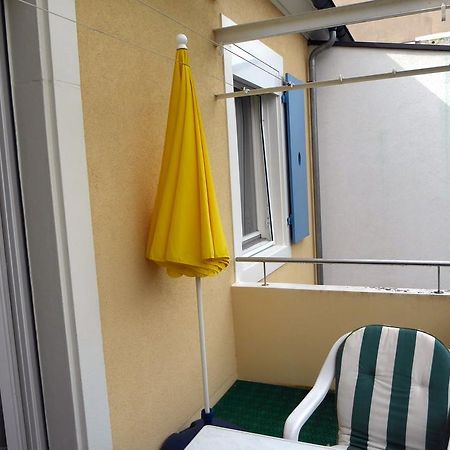 B&B Schlettstadterstrasse Basel Exteriör bild