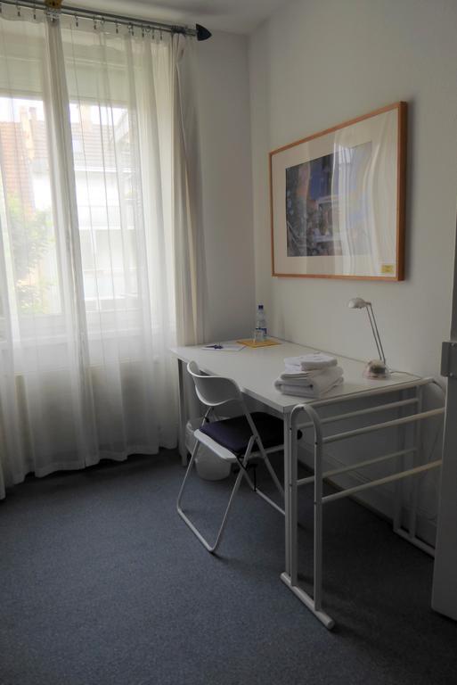 B&B Schlettstadterstrasse Basel Exteriör bild